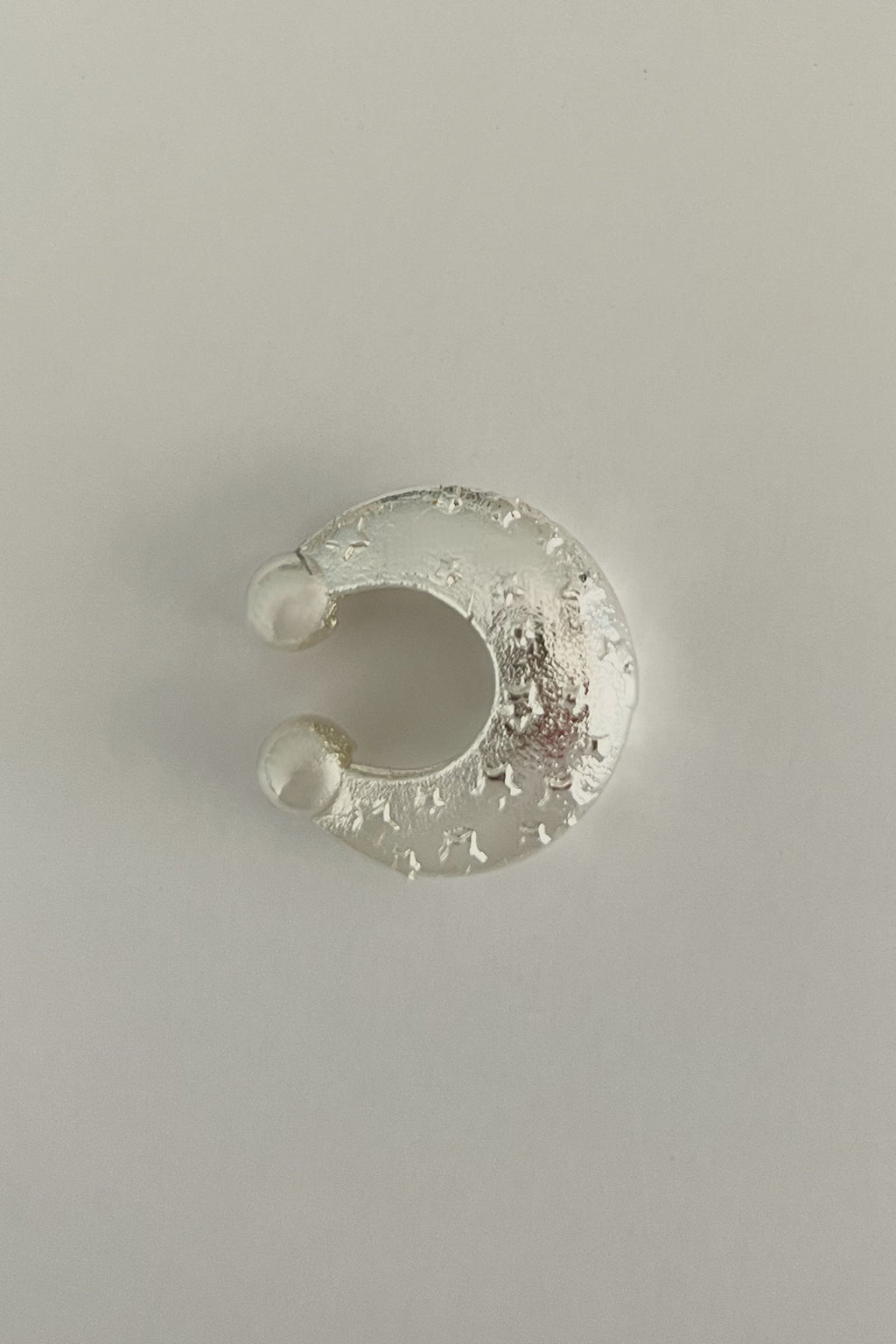 Earcuff estrellas alto relieve